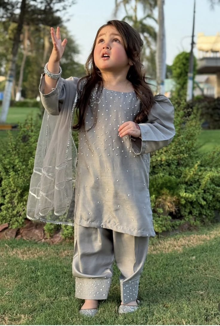 Girls Grey Pakistani Shalwar Kameez