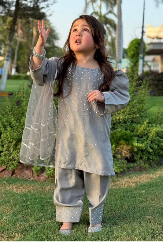 Girls Grey Pakistani Shalwar Kameez