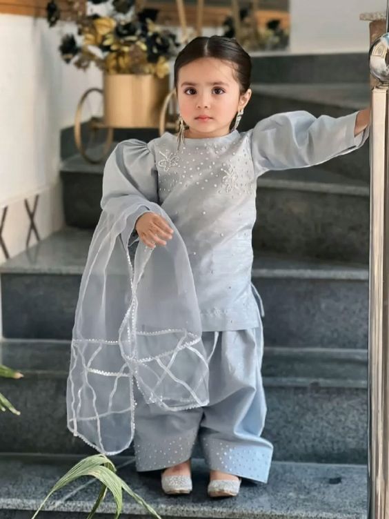 Girls Grey Pakistani Shalwar Kameez